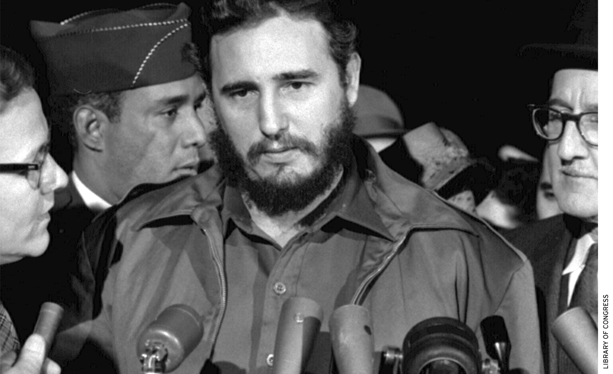 Fidel Castro ankommer til MATS Terminal i 1959.